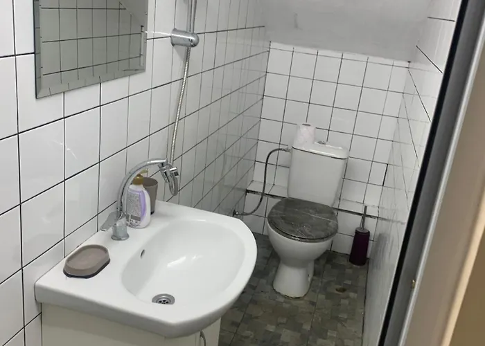 Norm Dorm Center Otel *